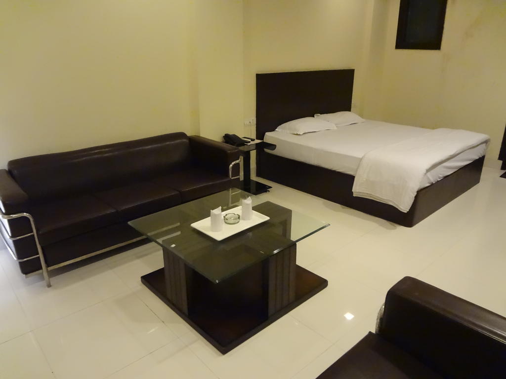 Hotel Siam International Delhi  Eksteriør bilde