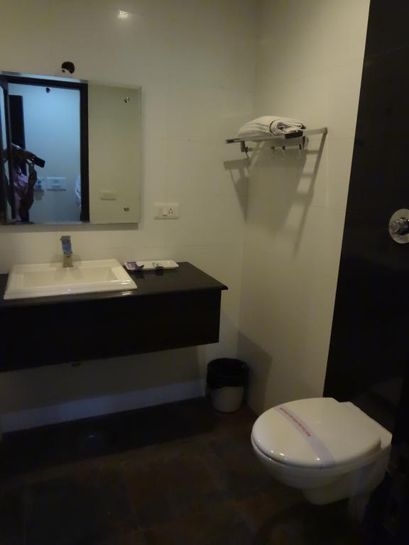 Hotel Siam International Delhi  Eksteriør bilde