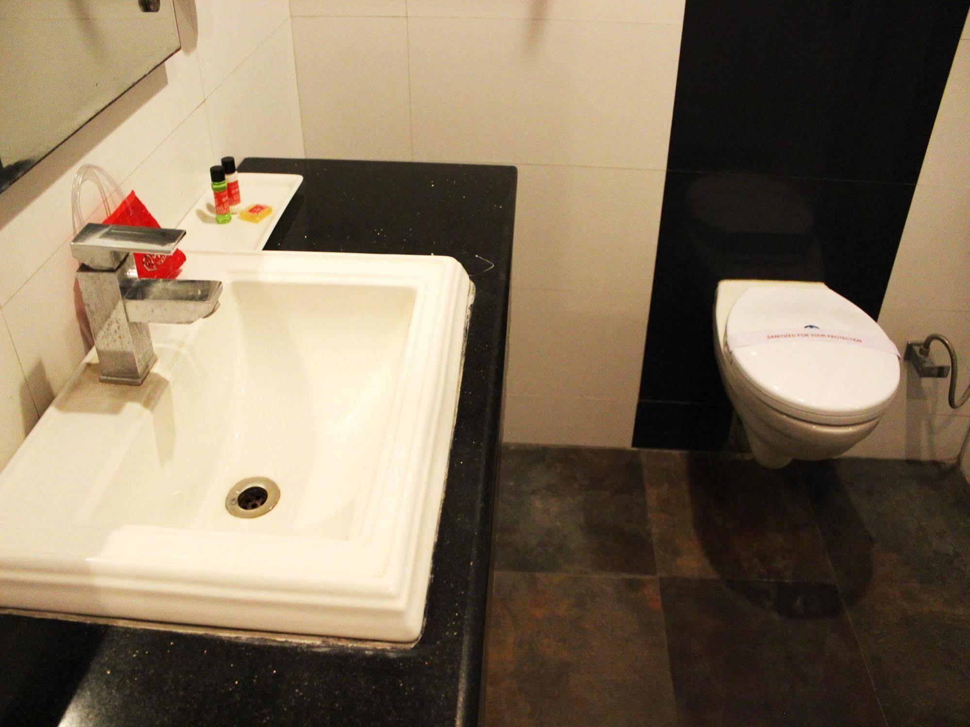 Hotel Siam International Delhi  Eksteriør bilde